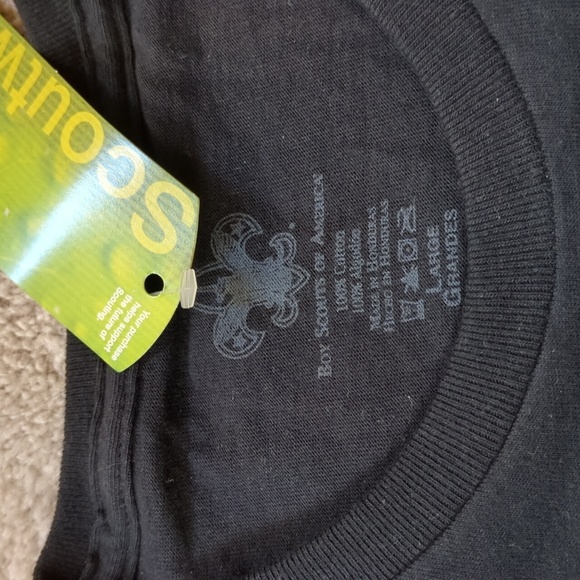 Scouting America "Scout Mom" Graphic Tee - Picture 3 of 4